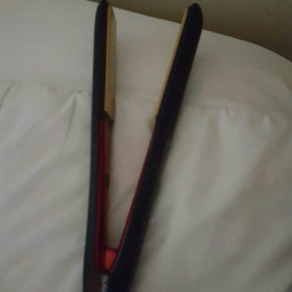 *NEW CHI Straightner